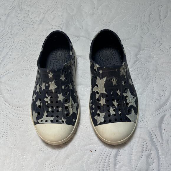 Native Jefferson Star Print Sneakers Size 9 - Picture 5 of 12